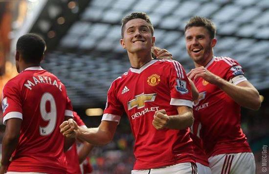 脚射门击中 脚射门击中